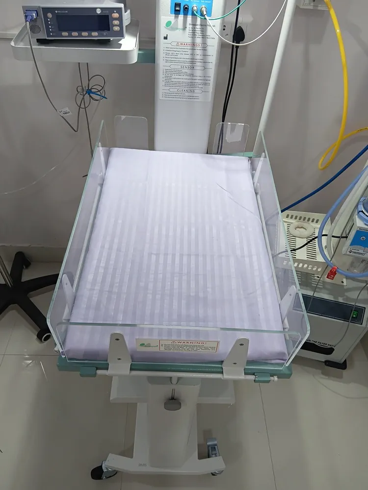 Polyster Cotton NICU Bedsheet